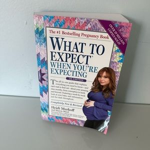 WHAT TO EXPECT WHEN YOU’RE EXPECTING 5TH EDITION - PREGNANCY BOOK